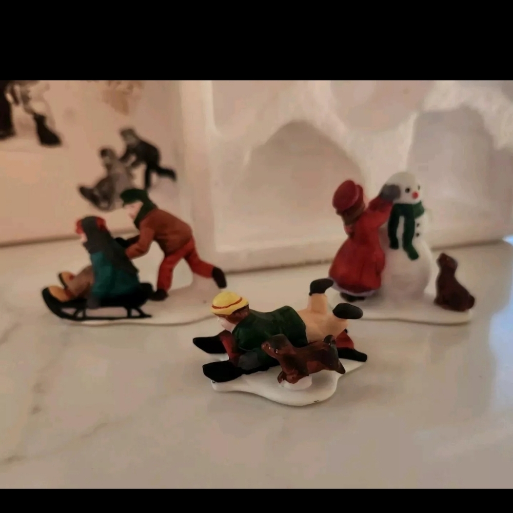 Department 56 Snow Children Set of Three Heritage Village Accessories #5938-2 - Picture 3 of 3